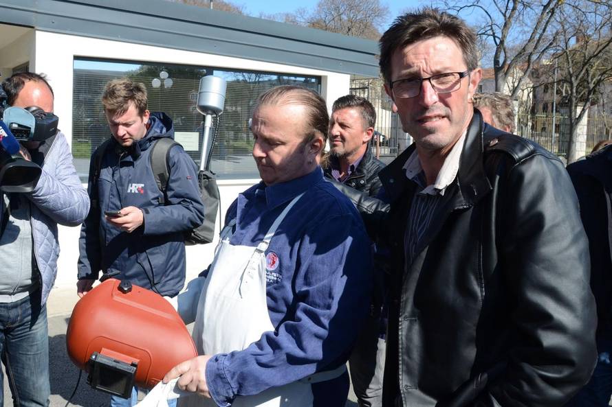 'Ne želimo više dogovore oko Uljanika, isplatite svima plaće'