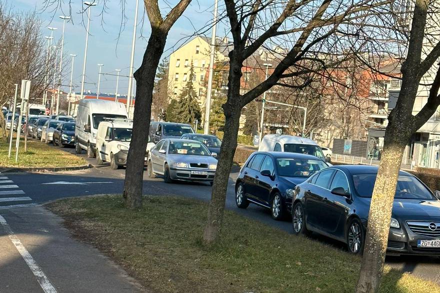 Zagreb: Gužve i zastoji u prometu