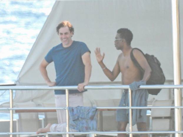 EKSKLUZIVNO: Sacha Baron Cohen i Chris Rock uz smijeh završili razgovor na palubi broda