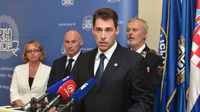 Ministri BoÅ¾inoviÄ i ÄoriÄ potpisali ugovor s Hrvatskim vodama o dodjeli bespovratnih sredstava