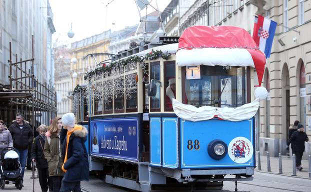 Zagreb: Boži?ni tramvaj ?e i ove godine uveseljavati najmla?e i njihove obitelji
