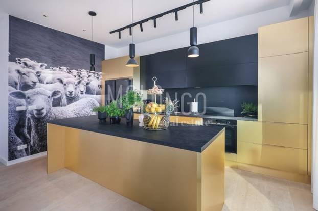 Opa! Vila na Pagu opremljena je tako da ni ne morate na plažu