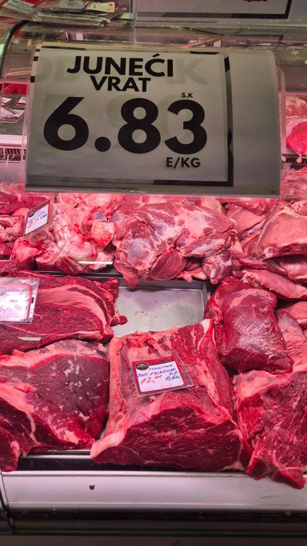 FOTO Pogledajte ponudu tržnice u Osijeku: Kila odojka 4,19 €. A 30 jaja je 6 €. Evo što se isplati