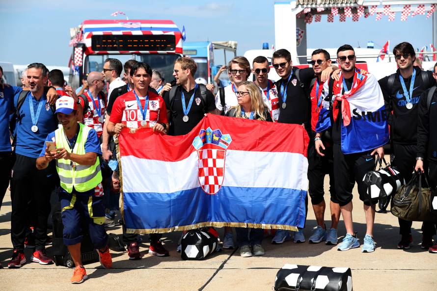 Vatreni sletjeli u ZraÄnu luku dr. Franjo TuÄman