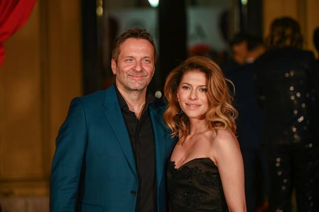 Zagreb: Jelena Perčin i Ante Gelo prvi put zajedno na crvenom tepihu "Večernjakove ruže"