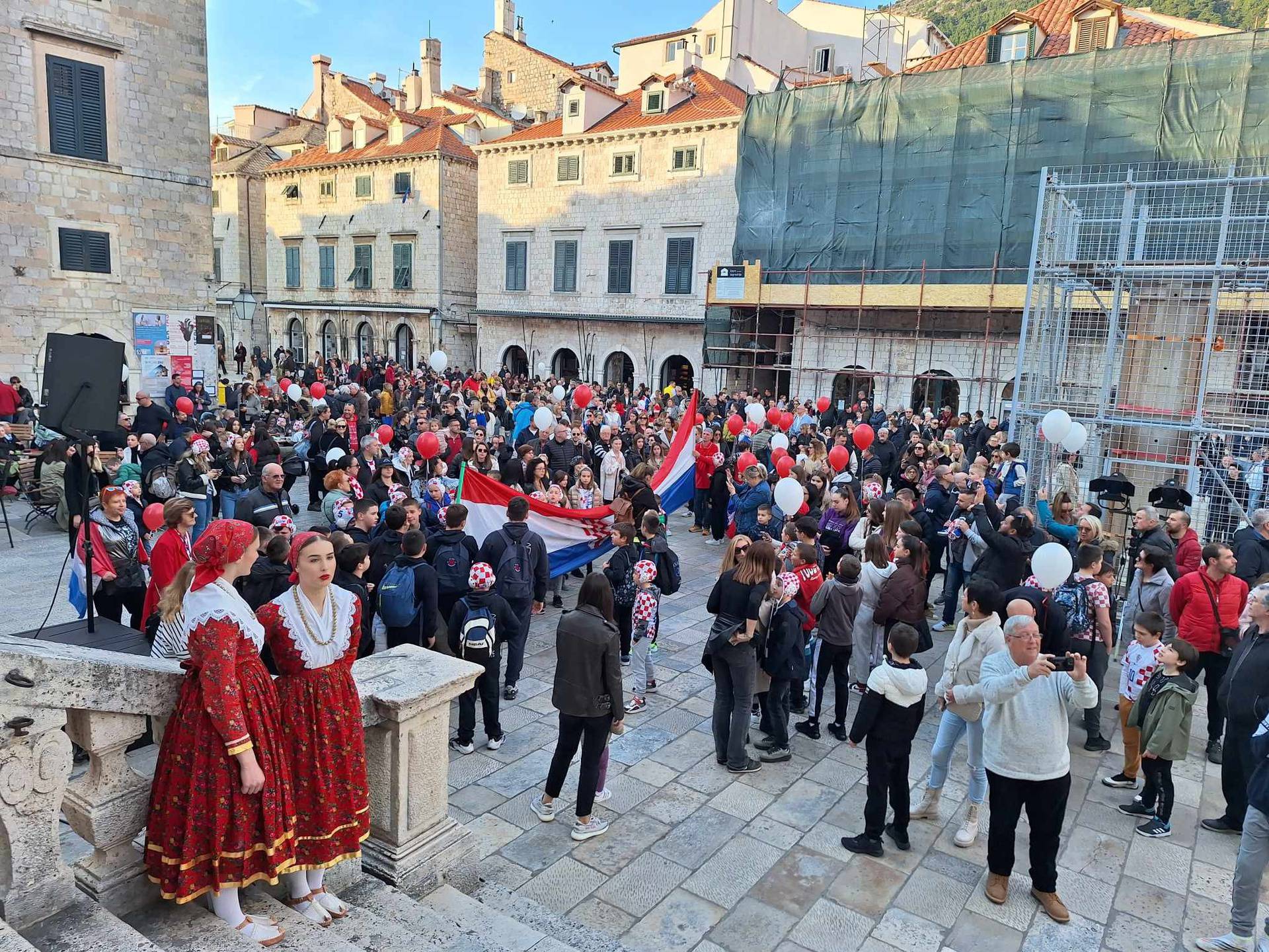 VIDEO Spektakularne scene sa Straduna. Pogledajte kako je Dubrovnik dočekao 'barakude'