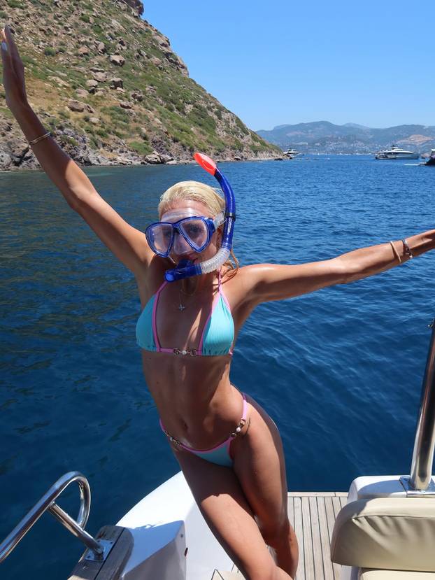 FOTO Ruska tenisačica je rekla da muškarci moraju zarađivati više. Razvela se, pa našla novog