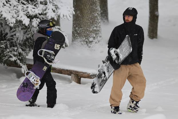 Zagreb: Započela skijaška sezona na Sljemenu 