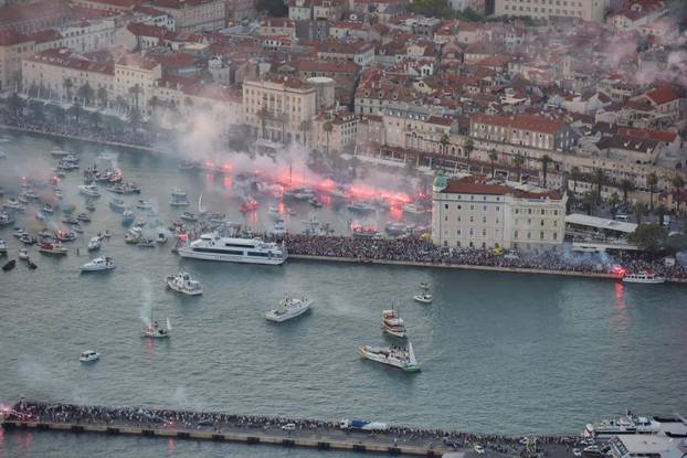ARHIVA - 2018. Oliver Dragojević ispraćen na vječni počinak, fotografije iz zraka