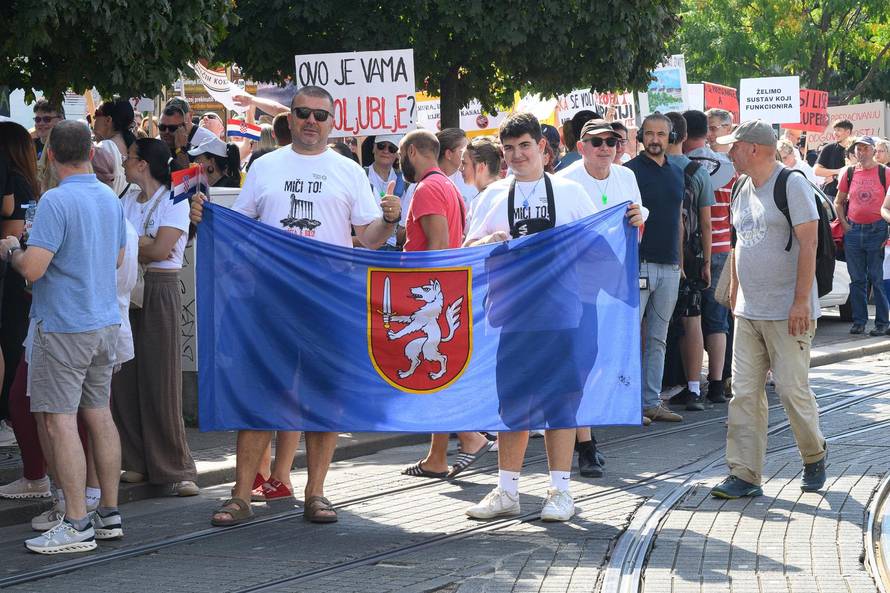Zagreb: Okupljanje prosvjednika Hodaj za Liku, hodaj za Hrvatsku
