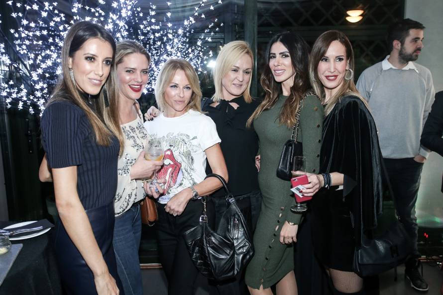 Na ruci Antee Kodžoman sjajio je prsten, a frajera 'ni za lijek'