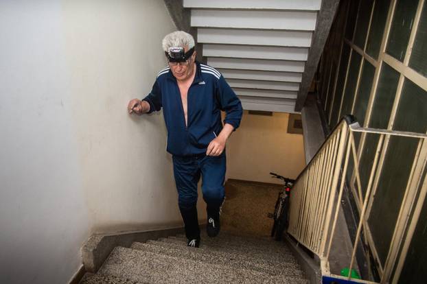 Osijek: Božidar Deodat Krešić pokušava oboriti svjetski rekord u najviše istrčanih katova