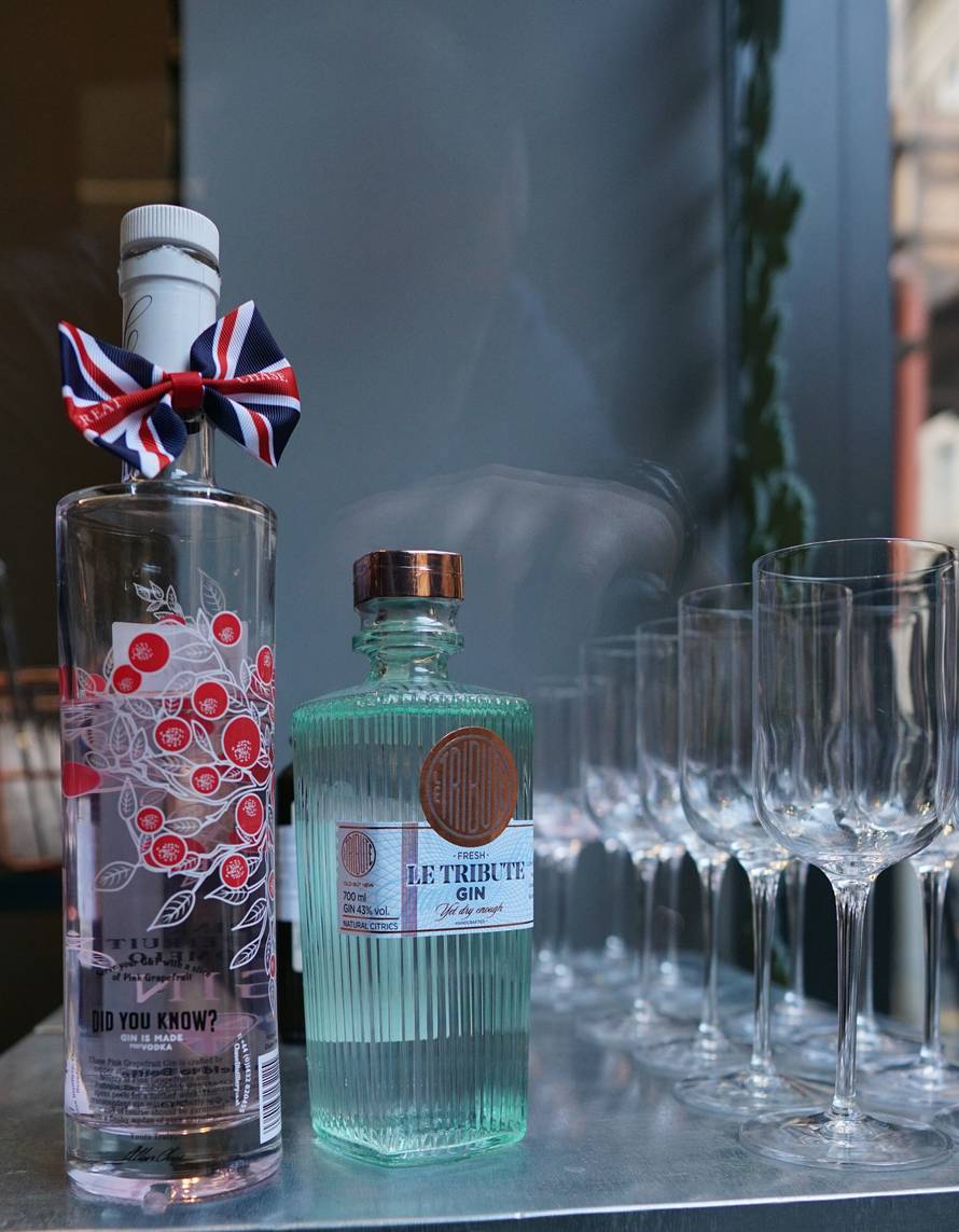 Poznate dame na predstavljanju Apivita Rose Pepper linije