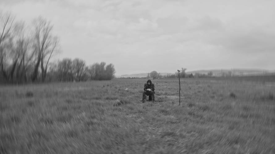 Devin predstavio singl 'I could never' o ljubavi bez iluzija