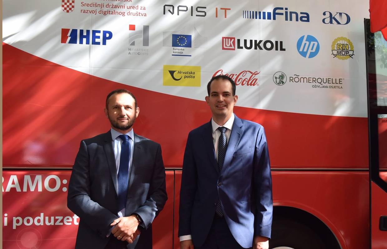 'Mi otvaramo novo poglavlje u digitalizaciji javne uprave...'