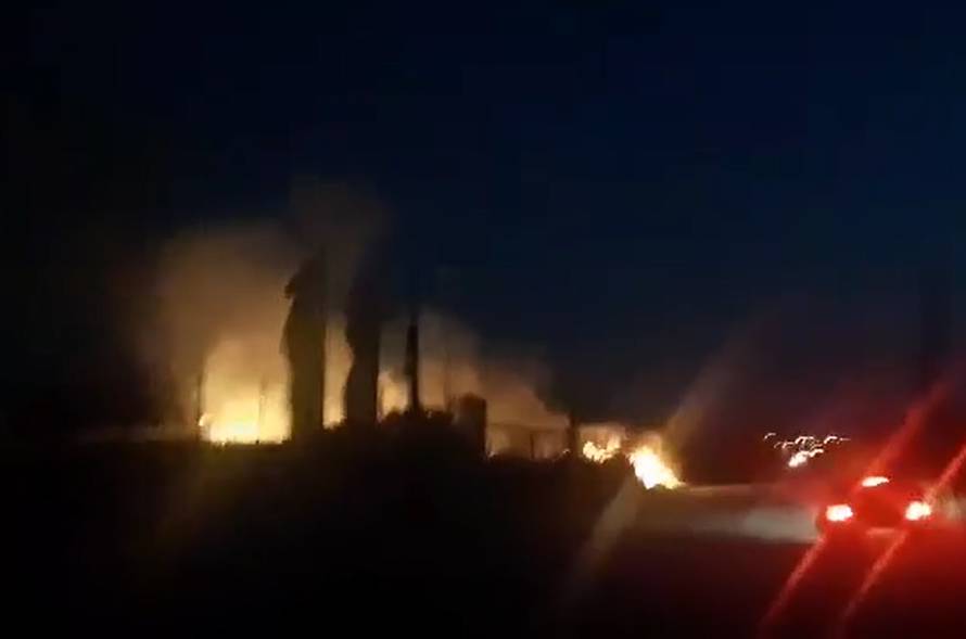 Gorjela makija uz terminale, vatrogasci obranili skladišta