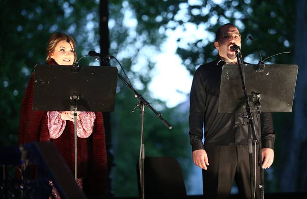 Zagreb: Prvi koncert HNK na otvorenom, na Zrinjevcu nastupili Lana Kos i Ljubomir Puškarić