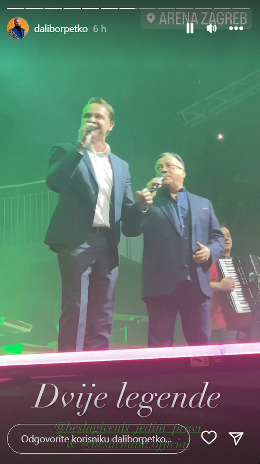 Halid Bešlić na koncertu pjevao duet s poznatim glumcem, a sve je zabilježio slavni voditelj