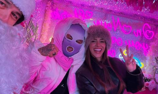 VIDEO Neymar stavio fantomku na lice pa izveo dragu na advent