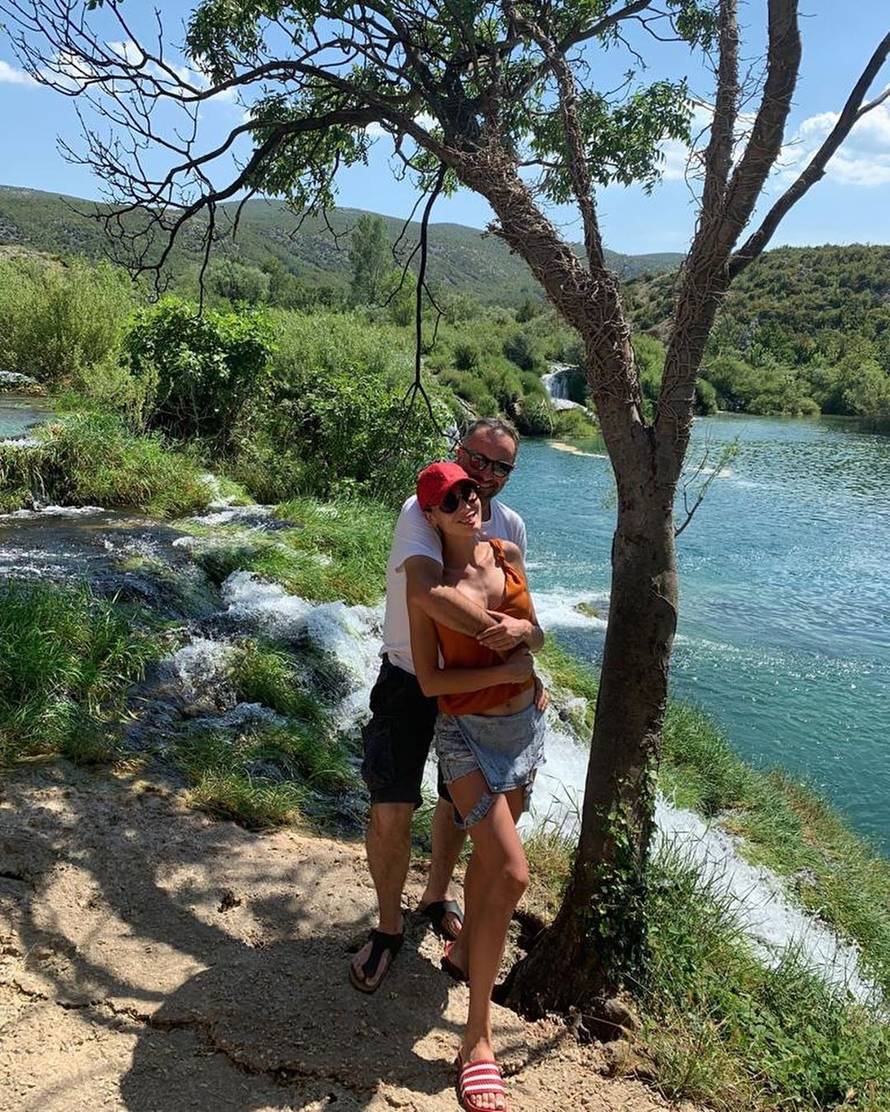 Lokasova 20 godina mlađa cura završila fakultet: 'Uspjela sam'