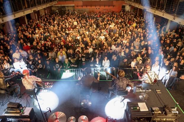 Zadar: Koncert Parnog Valjka u Arsenalu povodom Valentinova