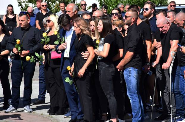 Nova Gradiška: Posljednji ispraćaj Davora Andročeca, bajkera koji je poginuo na motoru u BiH