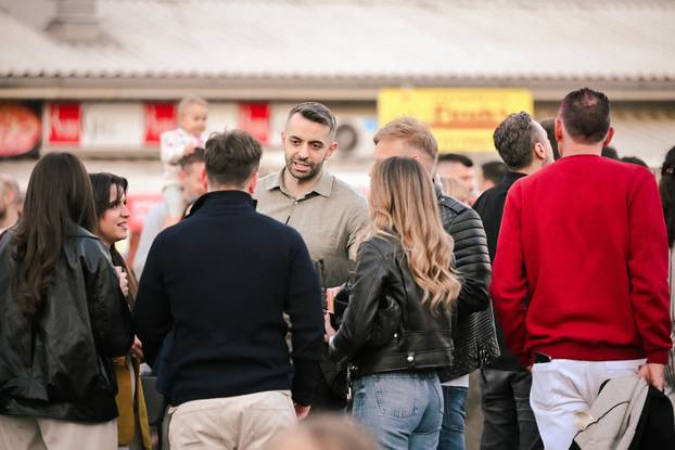 Zagreb: PLACe Market na Kvatriću okupio velik broj posjetitelja