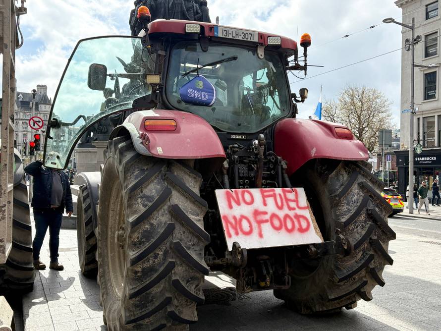 Vehicles block access to Dublin's O'Connell Street