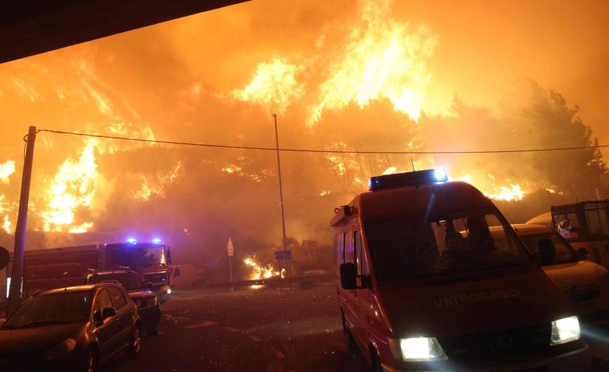 Omiš: Katastrofalna noć na požarištu kod Omiša.