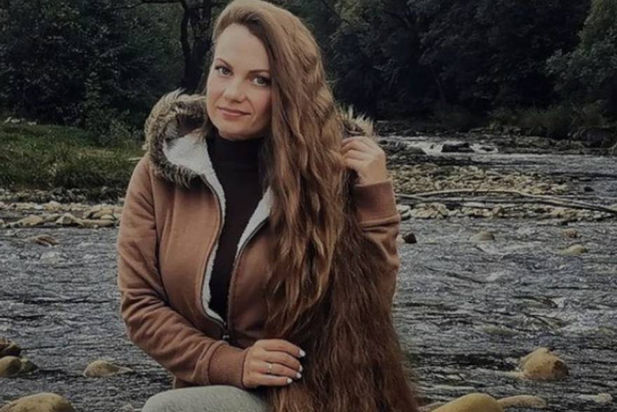 Ukrajinka Alla Perkova (38) skoro 30 godina nije šišala kosu: 'Muž mi ponekad pomaže češljati se'