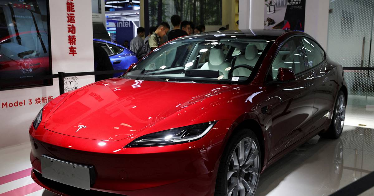 Tesla, Otopilot güvenliği endişeleri nedeniyle neredeyse tüm ABD araçlarını geri çağıracak.