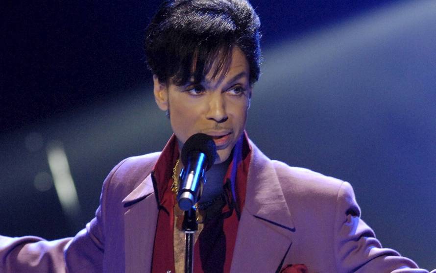 Scherzinger otišla u crkvu: Pred oltarom snimila neobičan prizor