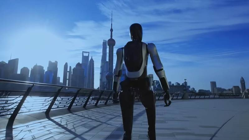 Kitajski humanoidni robot prehodil 100 kilometrov v treh dneh in vstopil v Guinnessovo knjigo rekordov