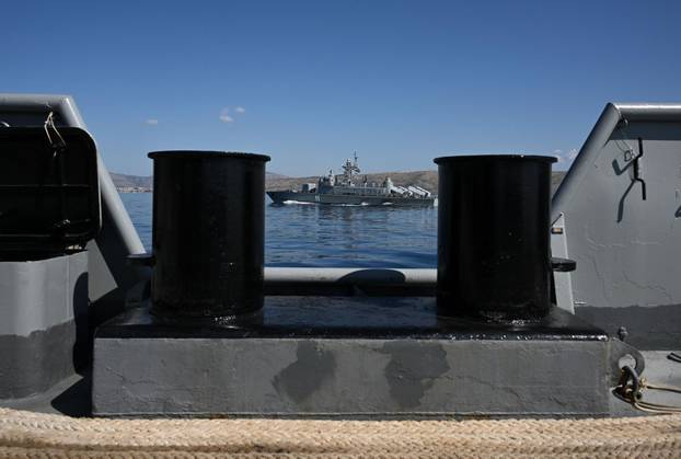 Split: Vježba Hrvatske ratne mornarice za vojni mimoplov