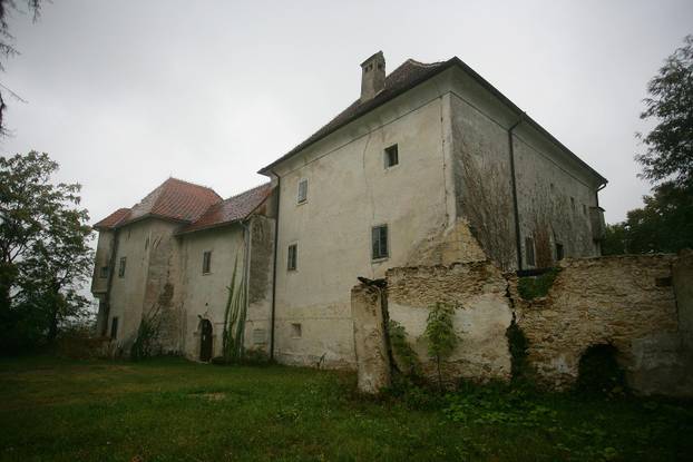 Zagreb: Napušteni dvorci u okolici grada