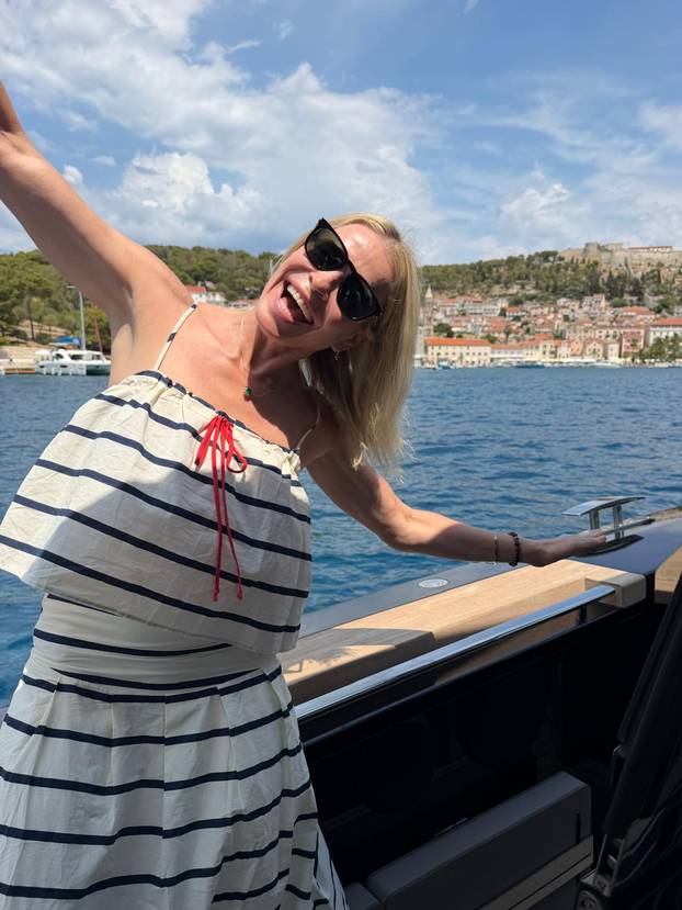 FOTO Komičarka Chelsea Handler odmara u Hrvatskoj! Evo koja je mjesta posjetila
