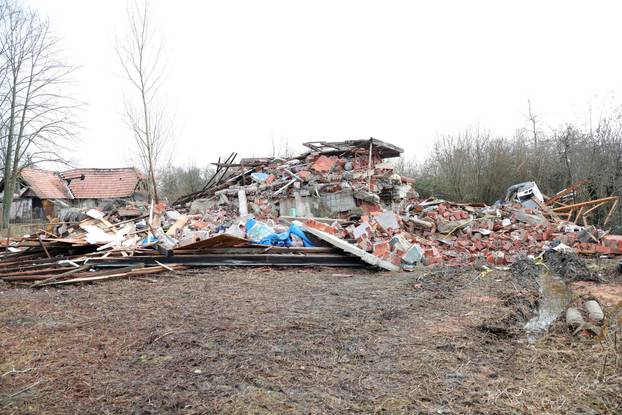 Posljedice potresa u selu Majska Poljana