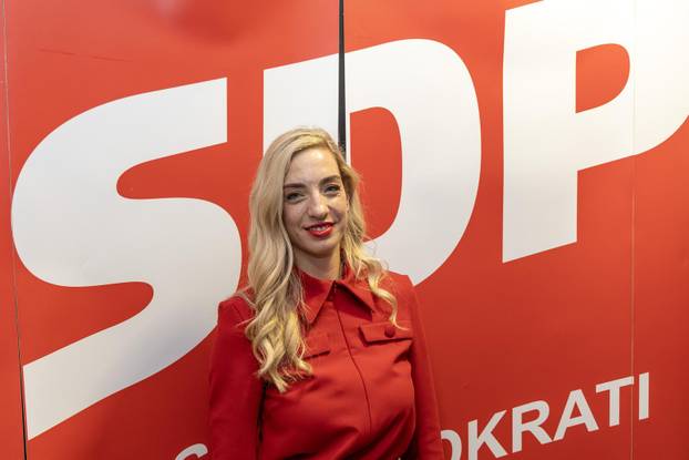 Pula: Proslava u stožeru Sanje Radolović i Peđe Grbina