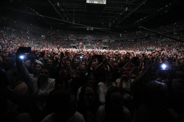Zagreb: Koncert Parnog valjka "Valjak i prijatelji: Dovoljno je reći…Aki"