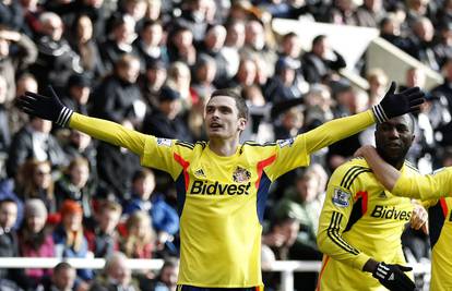 Sunderland razbio Newcastle i slavio u Tyne-Wear derbiju...