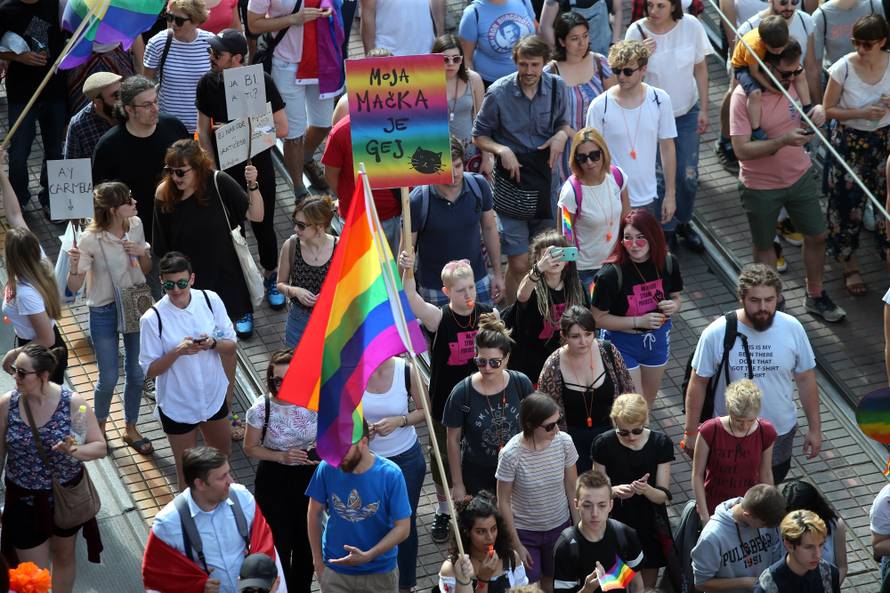Nekoliko tisuća ljudi u Povorci ponosa: Želimo ljubav i slobodu