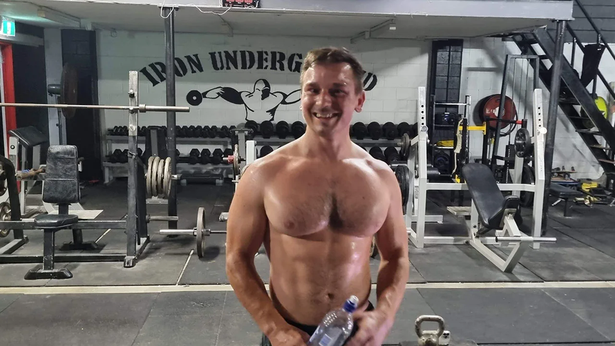 Napravio više od 3200 sklekova u sat vremena i oborio rekord: 'Dokazao sam sinu da može sve'