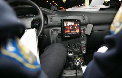 Policija zaustavila četiri vozača kod Zadra, jurili po autocesti, najbrži vozio 265 km/h