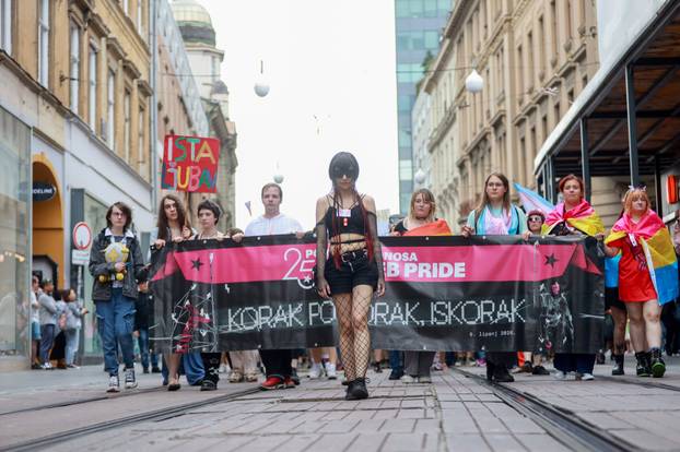 Zagreb: 25. Povorka ponosa LGBTIQ zajednice "Korak po korak, iskorak!"