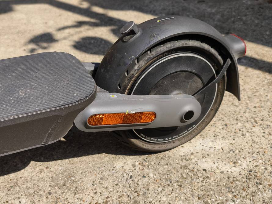 Život na visokoj nozi: Isprobali smo Xiaomi Scooter 4 Ultra