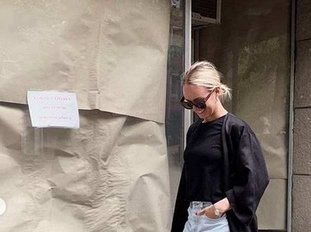 Crno i volumen plus traperice: Super jednostavna formula Šveđanke Emelie Wikstrom
