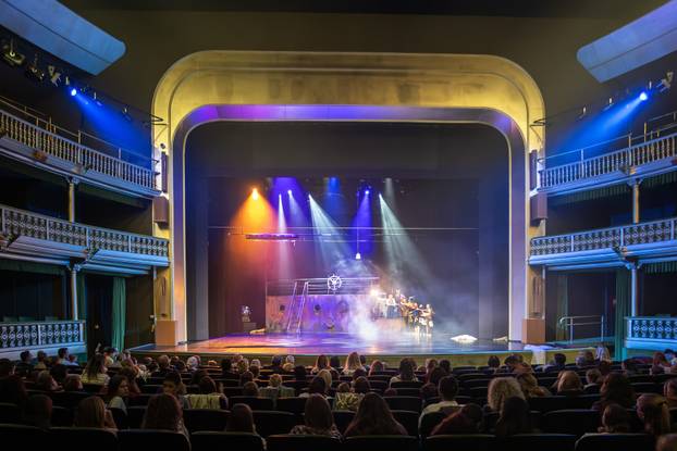 Pula: Predstavom Svjetlonoše u INK započeo 10. Kliker festival