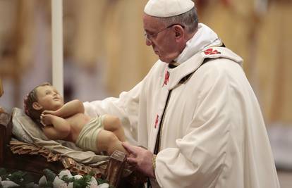 U Vatikanu tisuće vjernika: Prva božićna misa pape Franje 