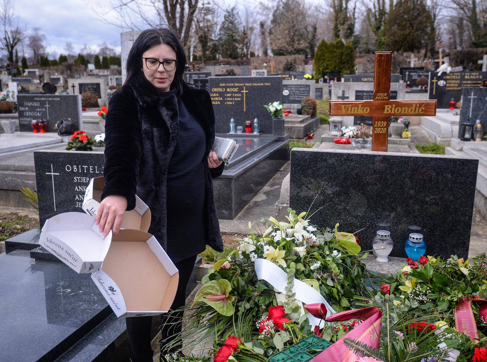 'Čim sam sahranila svog djeda, netko mu je pokrao grobnicu'