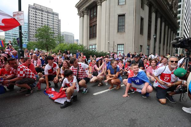 SP 2026 Philadelphia: Navijači se okupljaju prije razvijanja hrvatske zastave uoči utakmice s Ganom